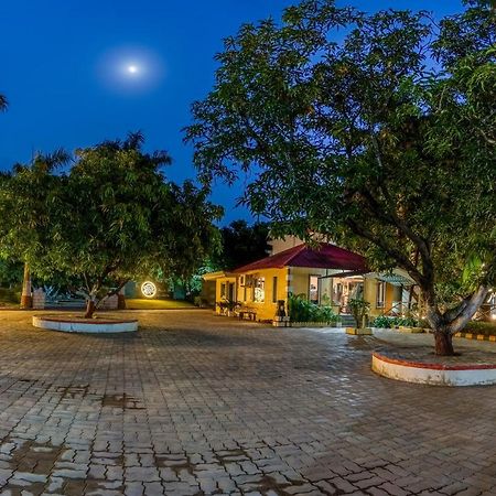 Saavaj Resort, Sasan Gir - Where Wilderness Meets Luxury מראה חיצוני תמונה